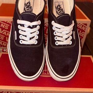 Vans Men's Black and White Canvas Sneakers